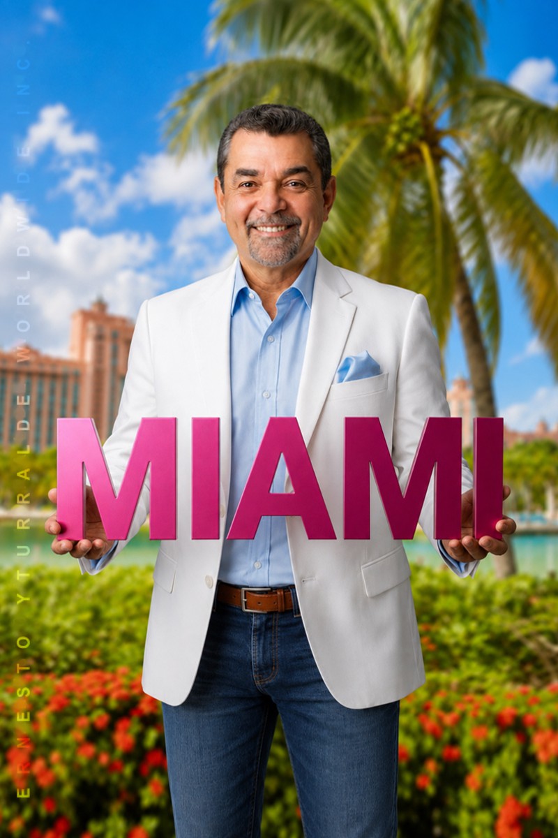 Ernesto Yturralde junto a profesionales de Team Building en Miami