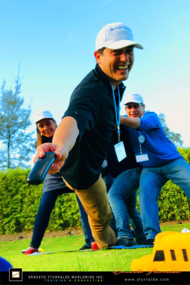 Dinámicas estratégicas de team building para empresas en Florida orientadas a resultados, liderazgo colaborativo y alto desempeño